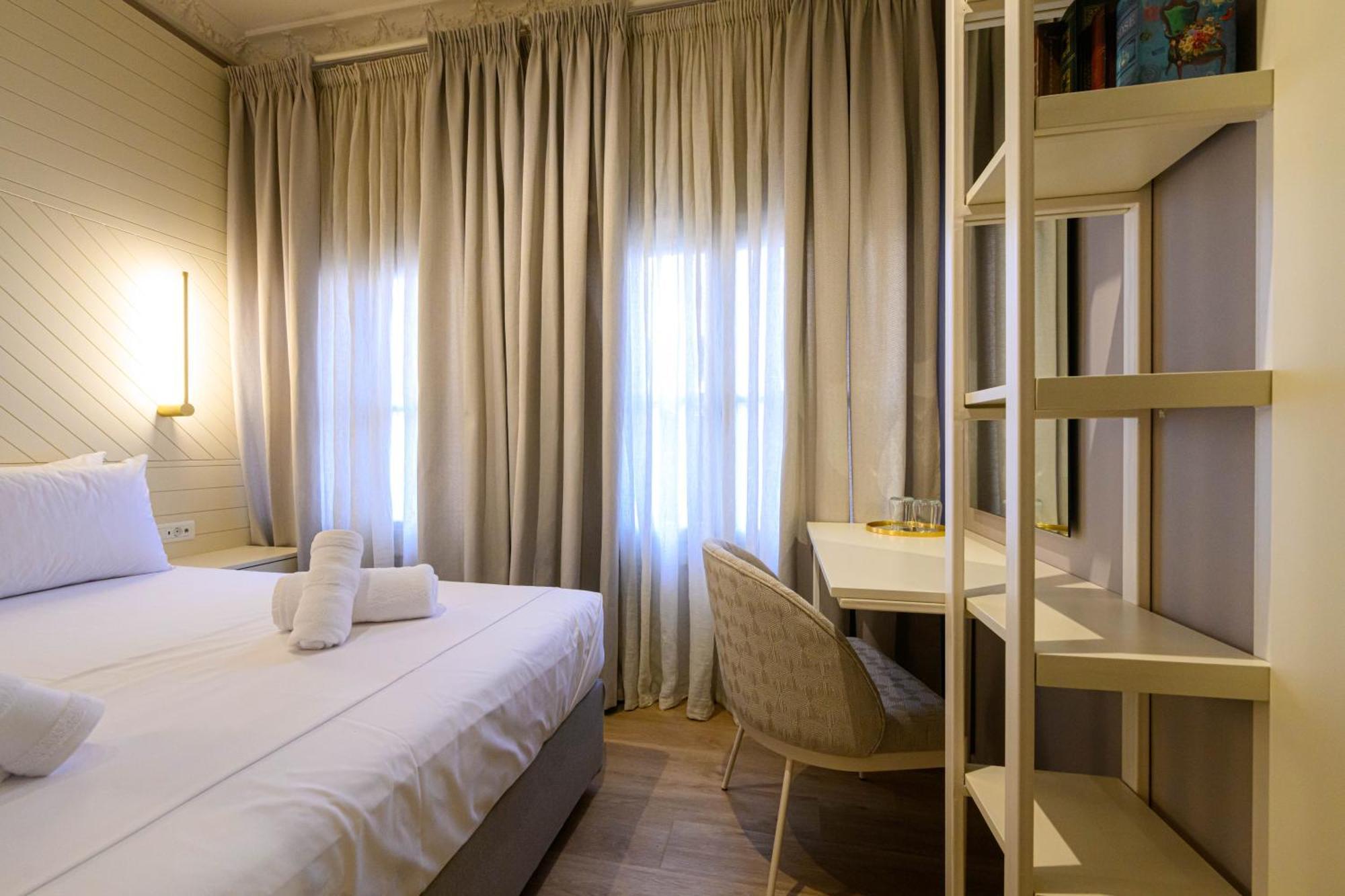 Blueblood - The Rooms Kalamata Extérieur photo