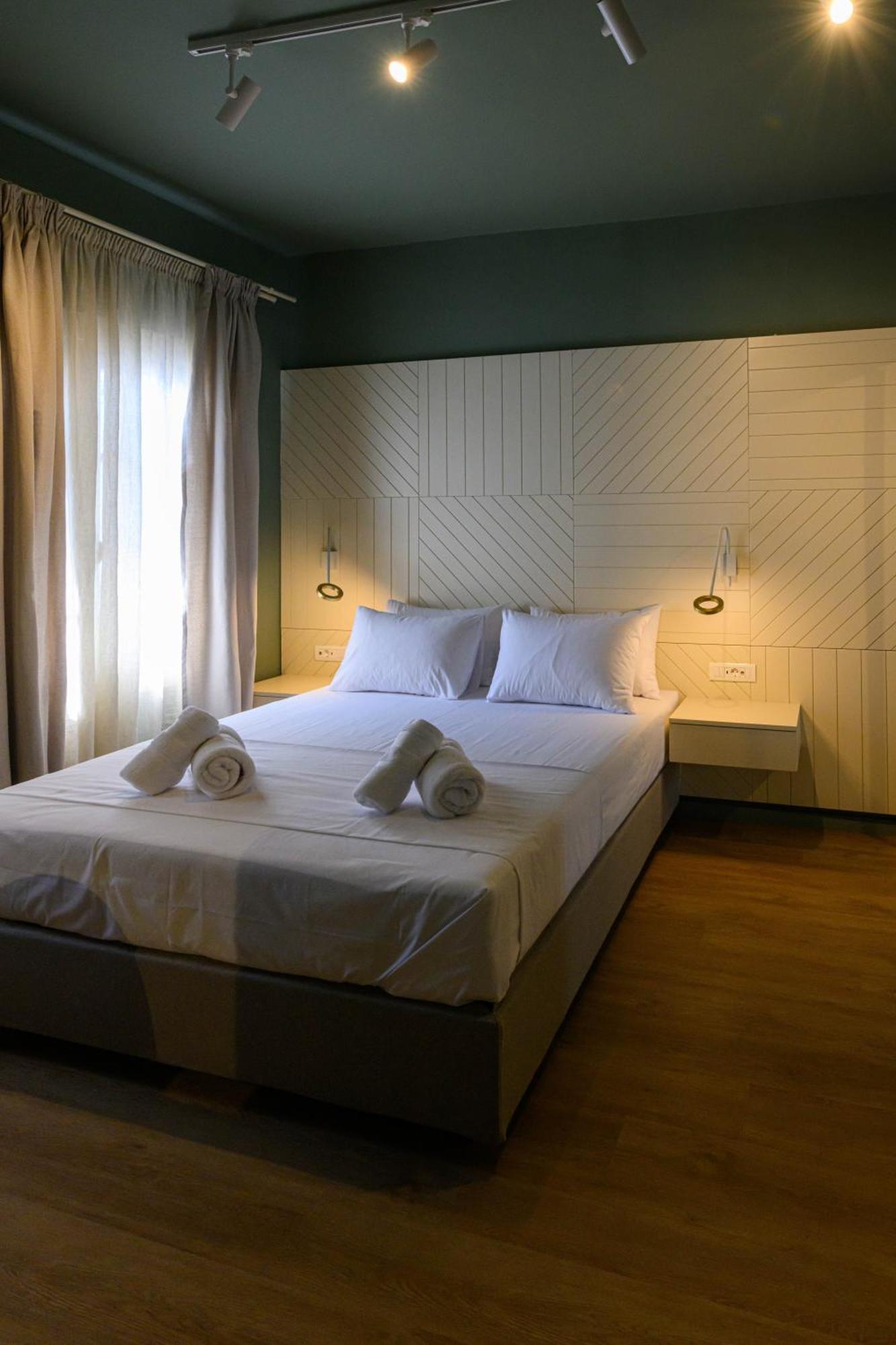 Blueblood - The Rooms Kalamata Extérieur photo